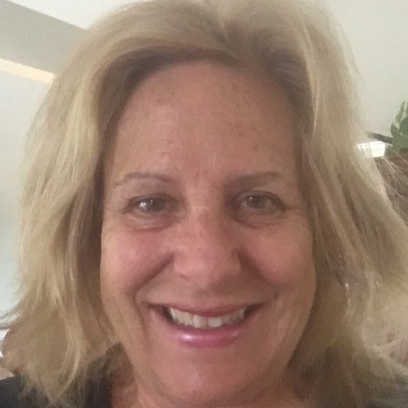 Meet your Posher, Janet - Picture 1 of 1